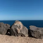 Villa Oceana - Cliffside Retreat