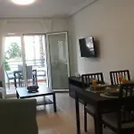 2 Bed Apt - Close To Beach - Pool - Balcony