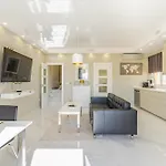 Private Luxurious Hillside Villa With Pool & Sea Views For 8 To 10 Ppl