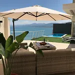 Villa Conectada Al Mediterraneo, Infinity Pool