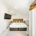 Private Luxurious Hillside Villa With Pool & Sea Views For 8 To 10 Ppl