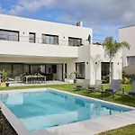 Villa Sitges Casa Selva 7 Minutos De Sitges En Coche Diseno Comodidad Nueva Ideal Para Vacaciones