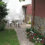 Casa De Piedra En El Valle De Lozoya