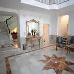 El Palacete De Cuevas