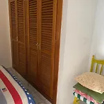 pequeño conjunto casas adosado