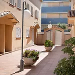 CAN LOLA Estupenda casa de 4 habitaciones con jardín a 150 metros de la playa
