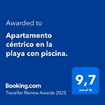Apartamento céntrico en la playa con piscina.