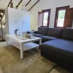 2. Habitación doble a 8 km de Bilbao. Baño compartido