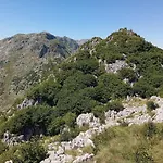 Familiar Bajo Con Jardin En Gibaja