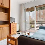 Bright Apartment Close To Congress Center & Port