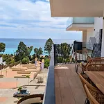 Allonbay Sea View Apartment
