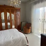 93 Avenida Portugal