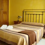 Apartamentos La Montaña