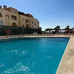 Vista Marina Con Piscina Todo El Ano