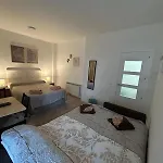 Habitaciones En Embajadores