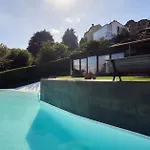 Apartamento con piscina y excelentes vistas