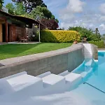Apartamento con piscina y excelentes vistas