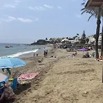Piso bonito en la primera linea de la playa con vistas al mar en Benalmadena