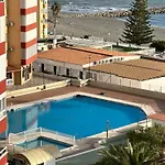Modern Apartment Steps From The Beach