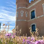 Castillo De Monte La Reina Posada Real & Bodega