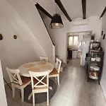 Holiday House - Casa de Sylvia