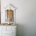 Piso bajo de 3 habitaciones y un baño