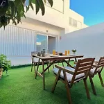A Levante Conil- Solo Familias Y Parejas