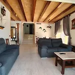 Villa Costa.