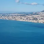 Lovley 2 Bed Apartment With A Sea View !