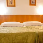 Hostal Gran Via Levante