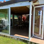 Habitaciones En Chalet Con Jardin