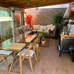 Habitaciones En Chalet Con Jardin