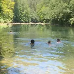 La Casa Azul, Un Oasis De Calma, Vistas Impresionantes Con Piscina, Saltador, Barbacoa Y Acceso Al Rio Ason