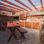 Casa Con Vistas Y Bbq En Un Entorno Acogedor