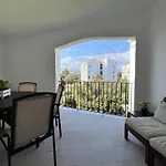 Puerto Banus. Urb Jardines del Puerto. Apartment for up to 6