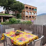 Alojamiento Con Encanto En Planta Superior Ideal Para Trabajo Y Escapadas Familiares En Montserrat