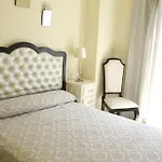 Hostal Flor De Lis- Lojo
