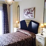 Hostal Flor De Lis- Lojo