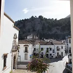 Puerta De La Villa