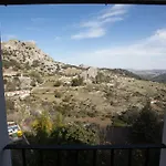 Puerta De La Villa