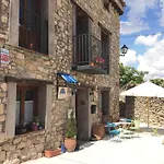 Ana de las Tejas Azules