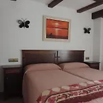 Apartamentos Turisticos El Refugio