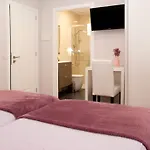Linares Rooms Santiago