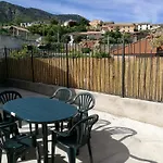 Apartamentos La Escueleta
