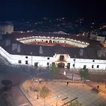 Hotel Plaza De Toros De Almaden