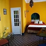 La Casa Amarilla