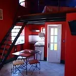 La Casa Amarilla