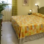 Paradise Court Aparthotel