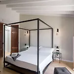 1902 Townhouse