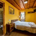 Hostal Pena Santa